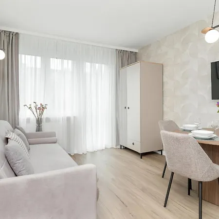 Kaszmirowy Z 3 Sypialniami Blisko Plazy W Gdansku By Renters Apartment Gdansk